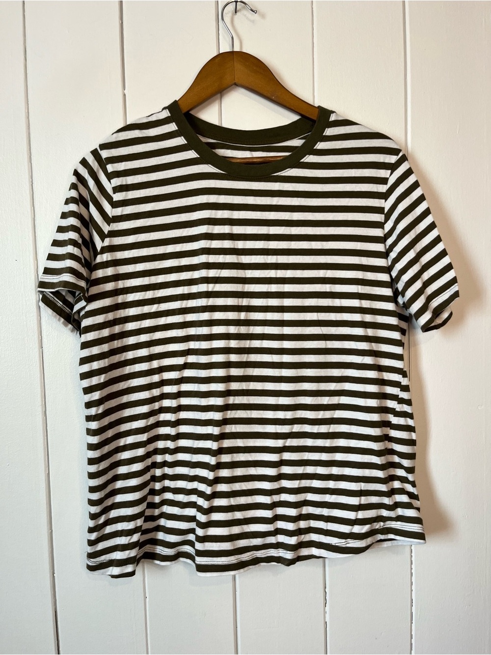 George Green and White Striped Cotton T-Shirt. Size Large.